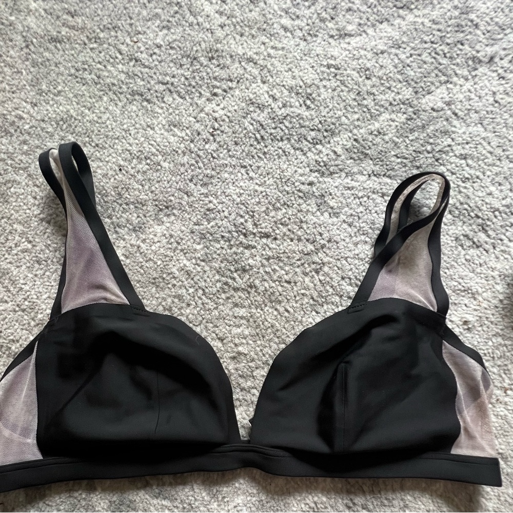 Victoria’s Secret Wireless bra XL